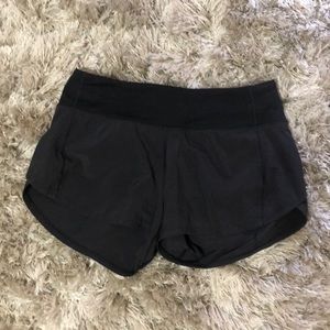Lulu lemon shorts size 4 color black